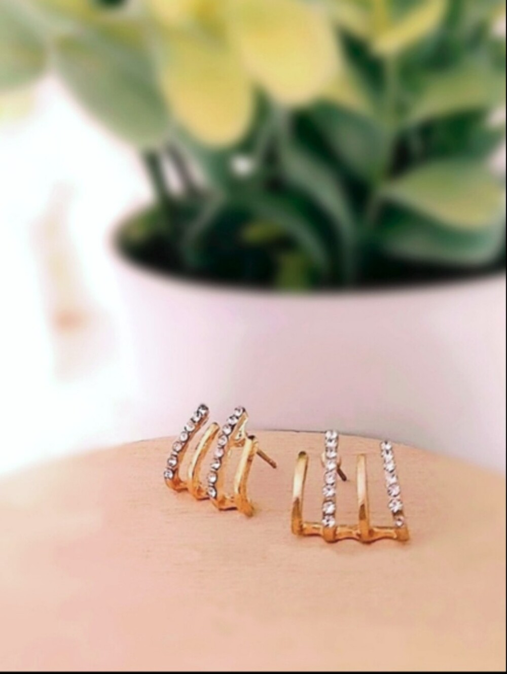 925 Gold Cubic Zurconia Modern Earrings NWOT - Great Gift 🎁